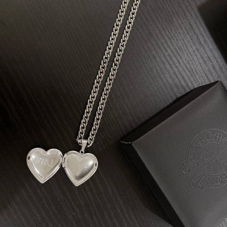 Affordable Chrxmx Hxxrts Necklaces 296060