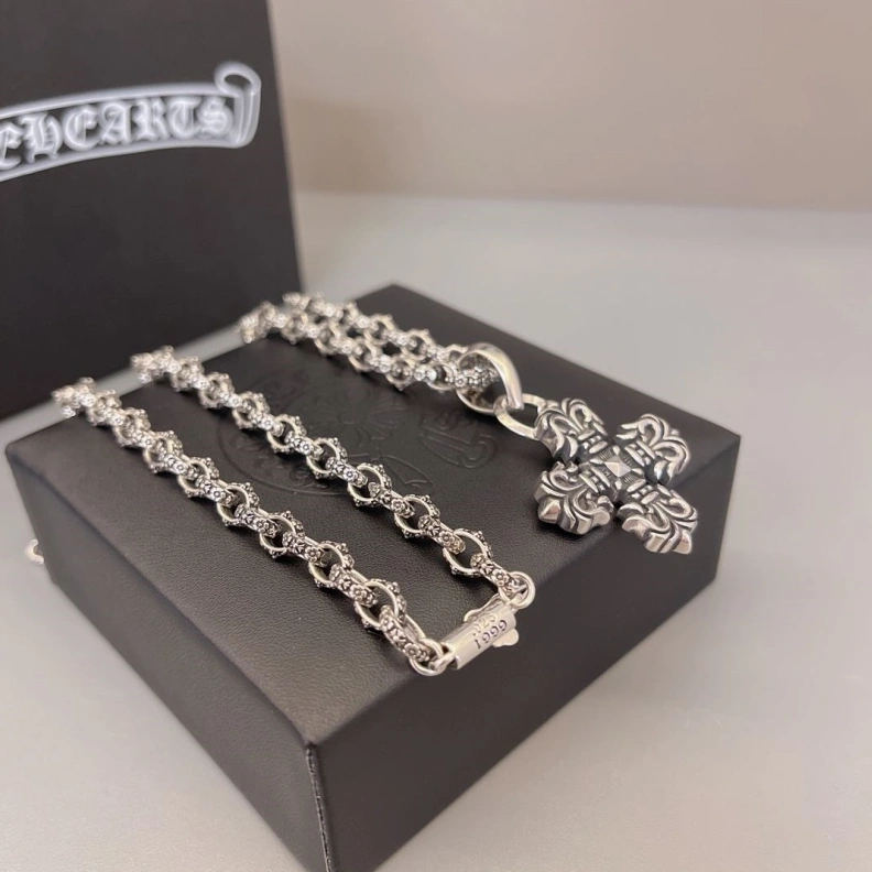 EyeCatching Chrxmx Hxxrts Necklaces 296040