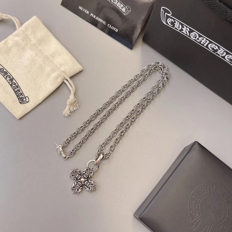 EyeCatching Chrxmx Hxxrts Necklaces 296040