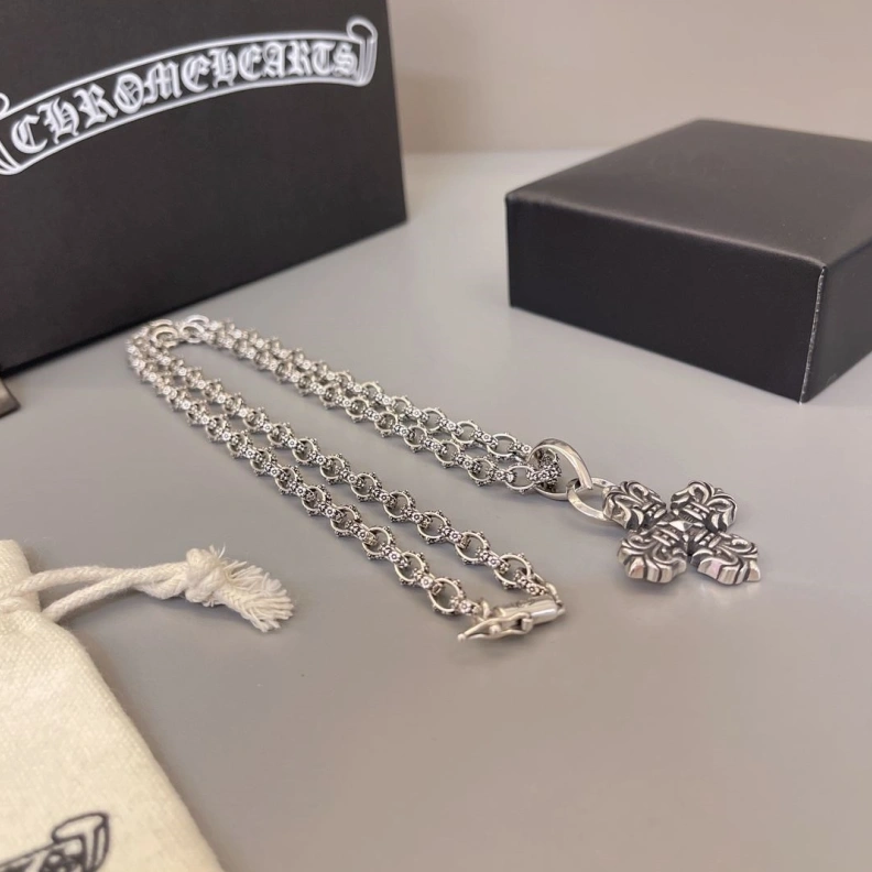 EyeCatching Chrxmx Hxxrts Necklaces 296040