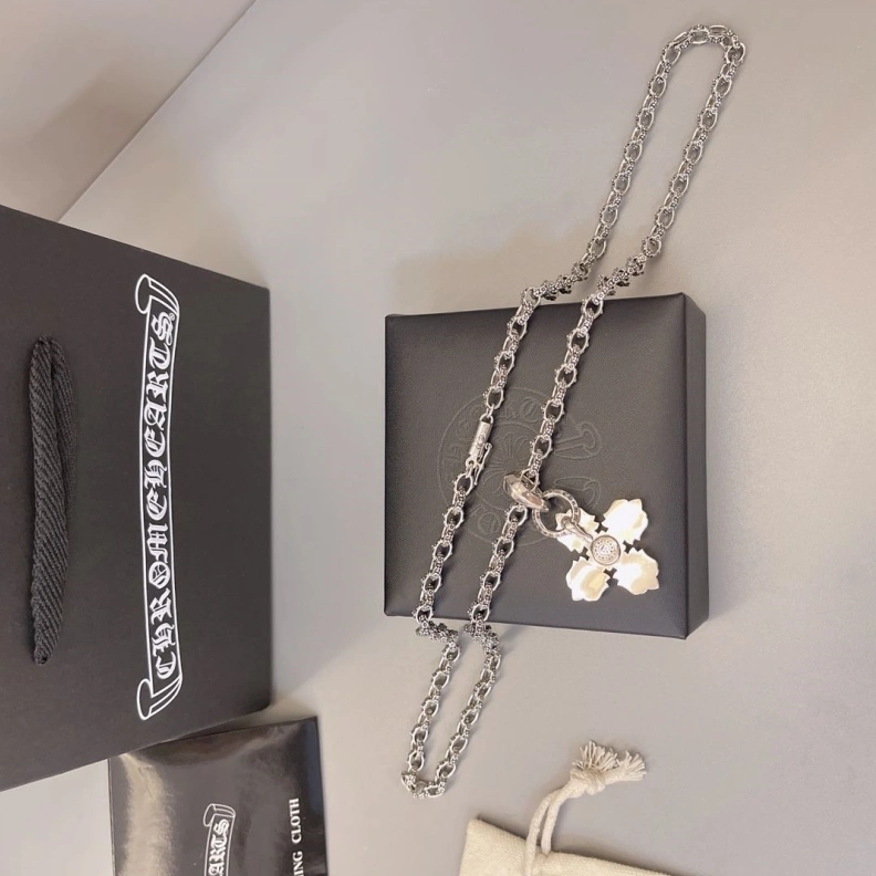 EyeCatching Chrxmx Hxxrts Necklaces 296040