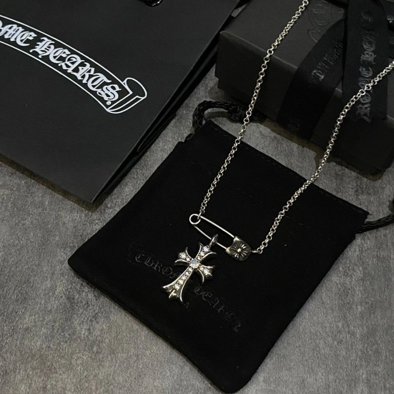 UrbanStyle Chrxmx Hxxrts Necklaces 296039