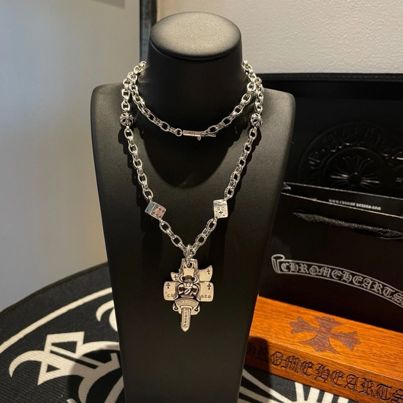 Chrxmx Hxxrts Necklaces Refined 296038