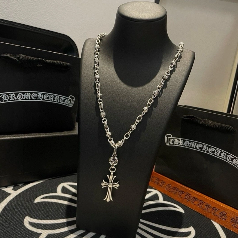 Vibrant Chrxmx Hxxrts Necklaces 296032