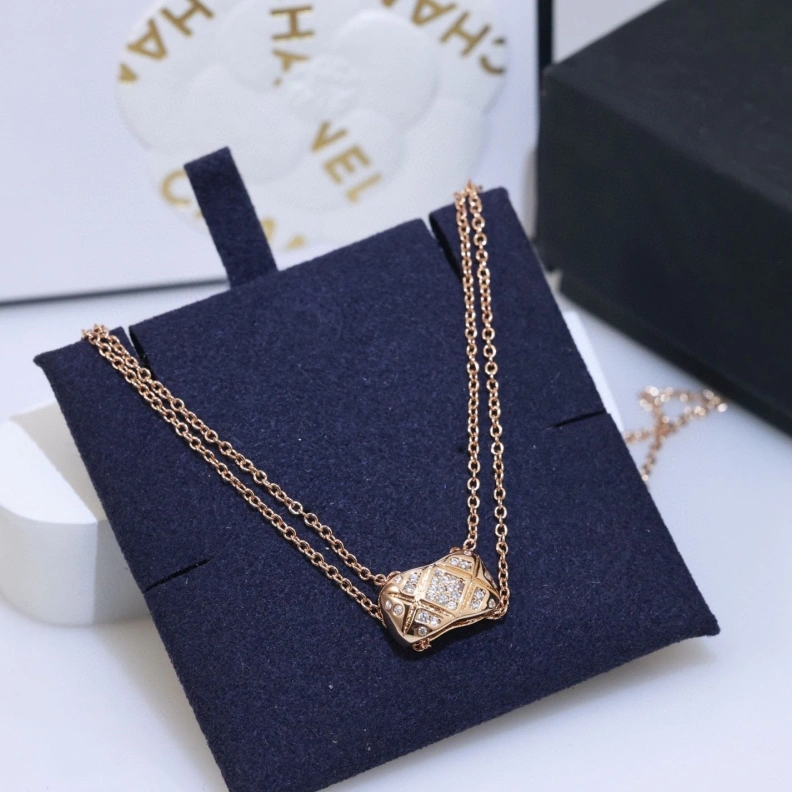 EyeCatching Chxnxl Necklaces 284958