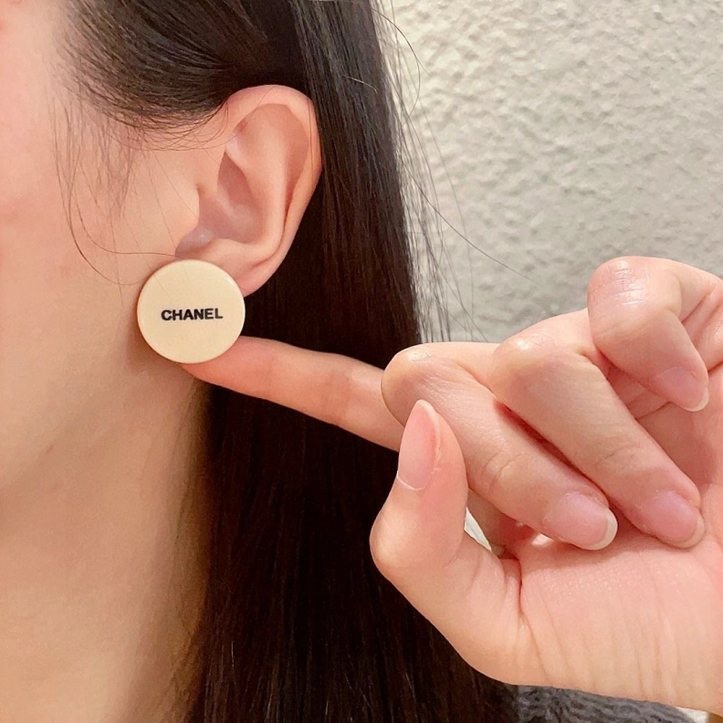 Breathable Chxnxl Earrings 284338