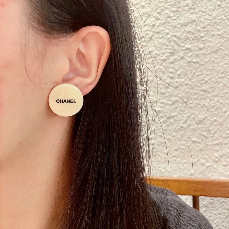 Breathable Chxnxl Earrings 284338