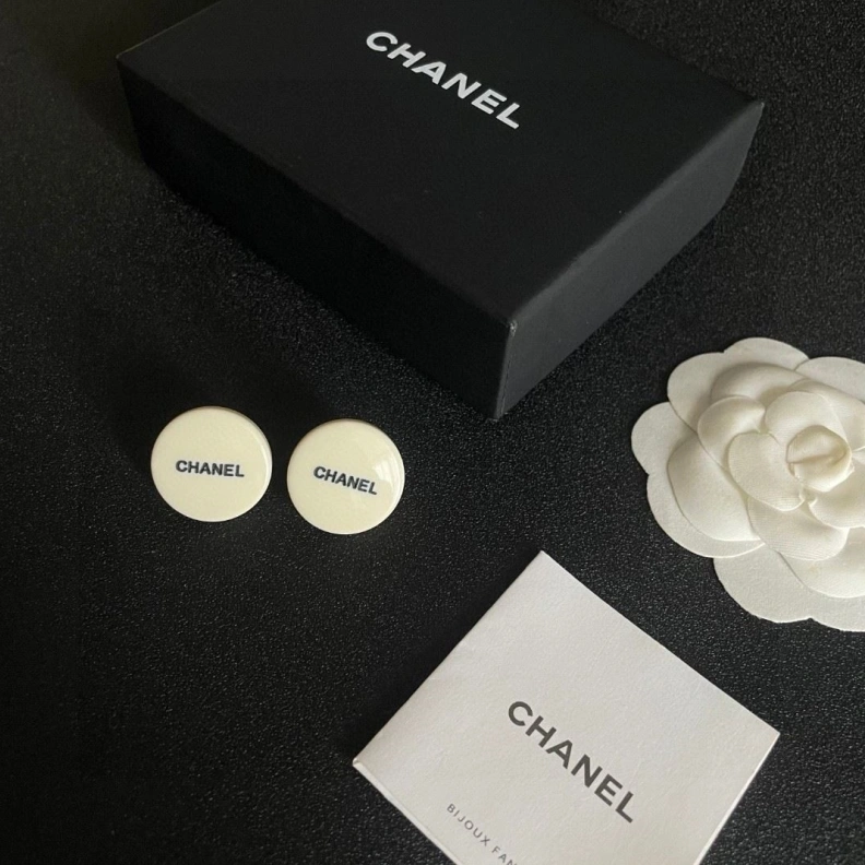 Breathable Chxnxl Earrings 284338