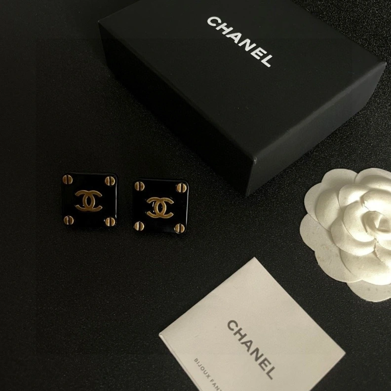 UrbanStyle Chxnxl Earrings 284331