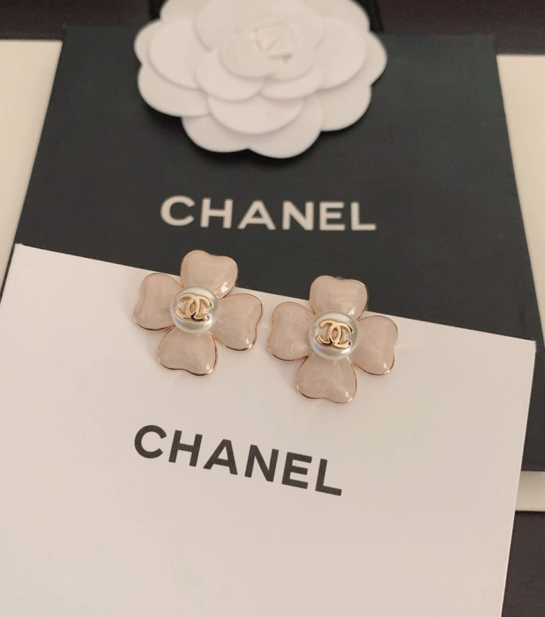 Lightweight Chxnxl Earrings 284326