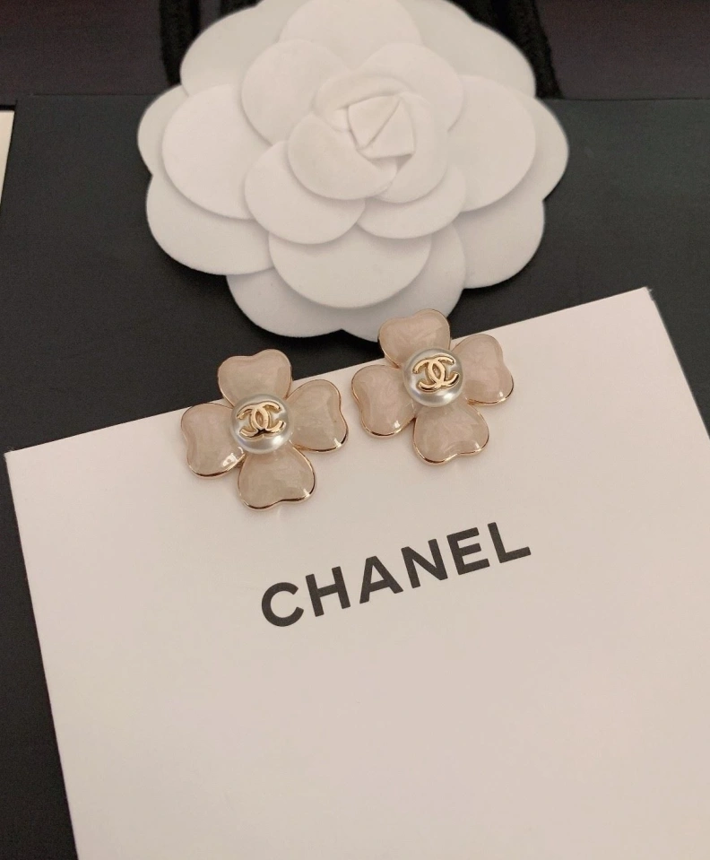 Lightweight Chxnxl Earrings 284326
