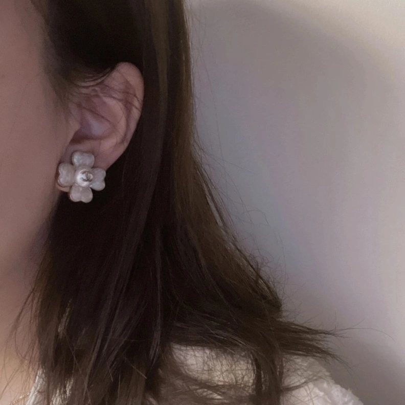Lightweight Chxnxl Earrings 284326