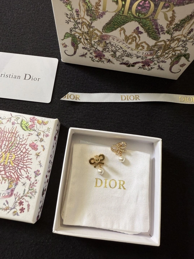 Compact Christian Dxxr Earrings 293888