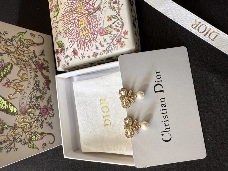 Compact Christian Dxxr Earrings 293888