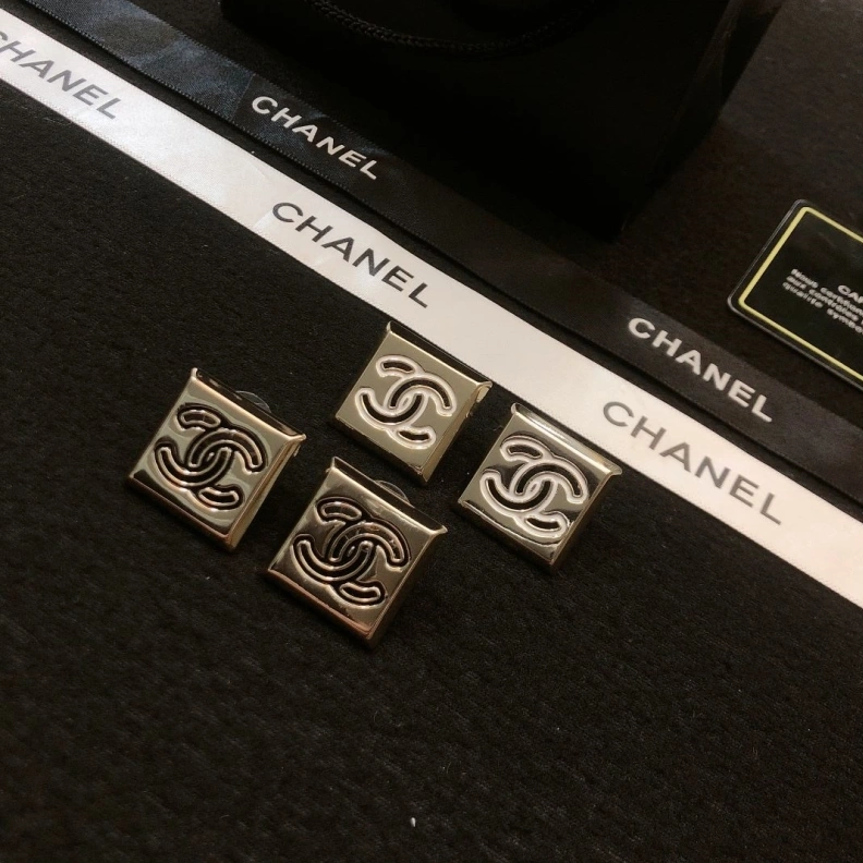 Durable Chxnxl Earrings 284321