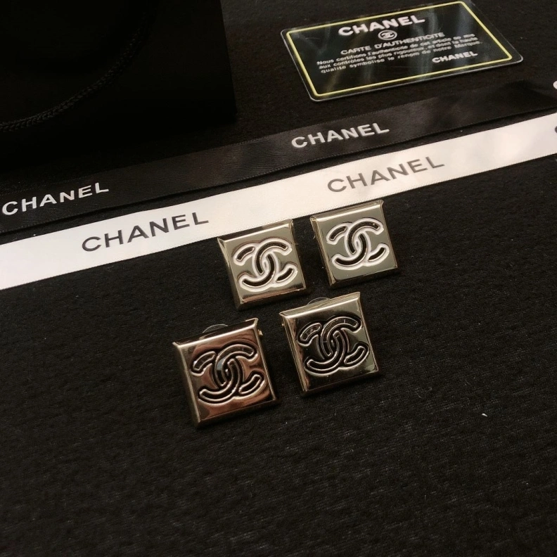 Durable Chxnxl Earrings 284321