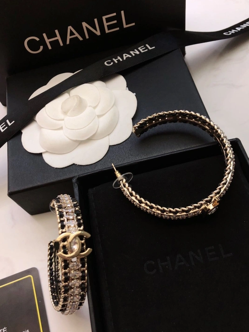 EyeCatching Chxnxl Earrings 284317