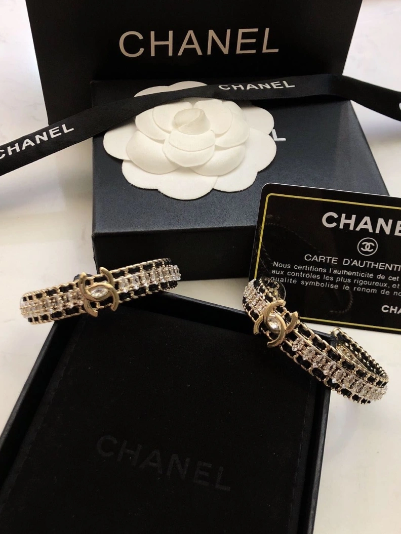 EyeCatching Chxnxl Earrings 284317