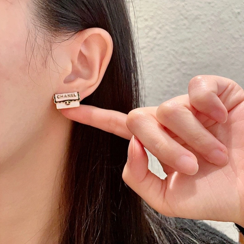 Comfortable Chxnxl Earrings 284310