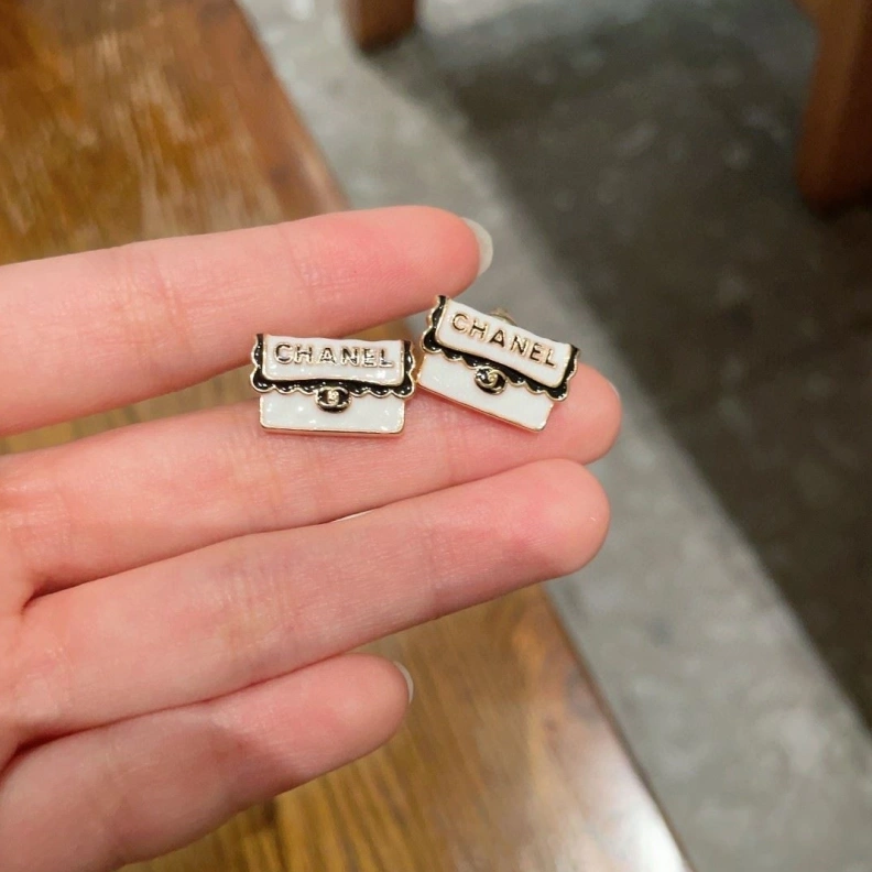 Comfortable Chxnxl Earrings 284310