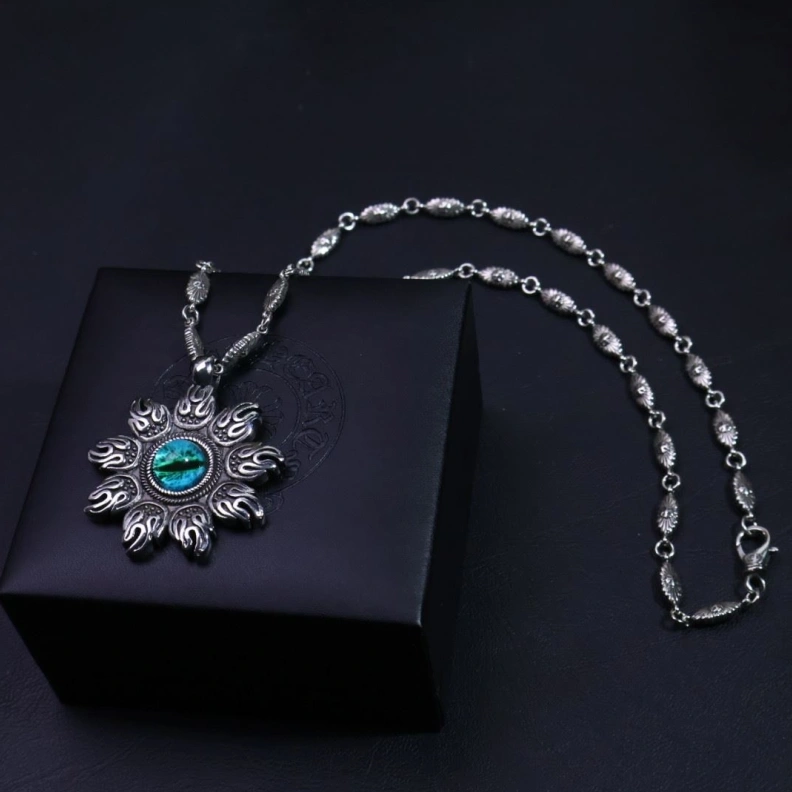 Flexible Chrxmx Hxxrts Necklaces 296023