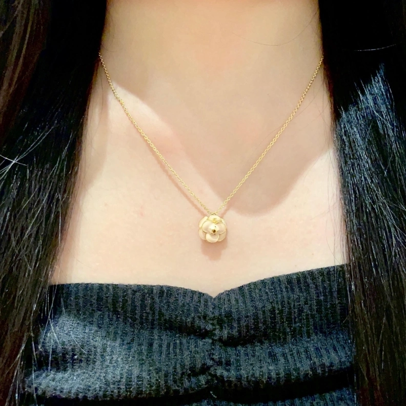 Bold Chxnxl Necklaces 284942