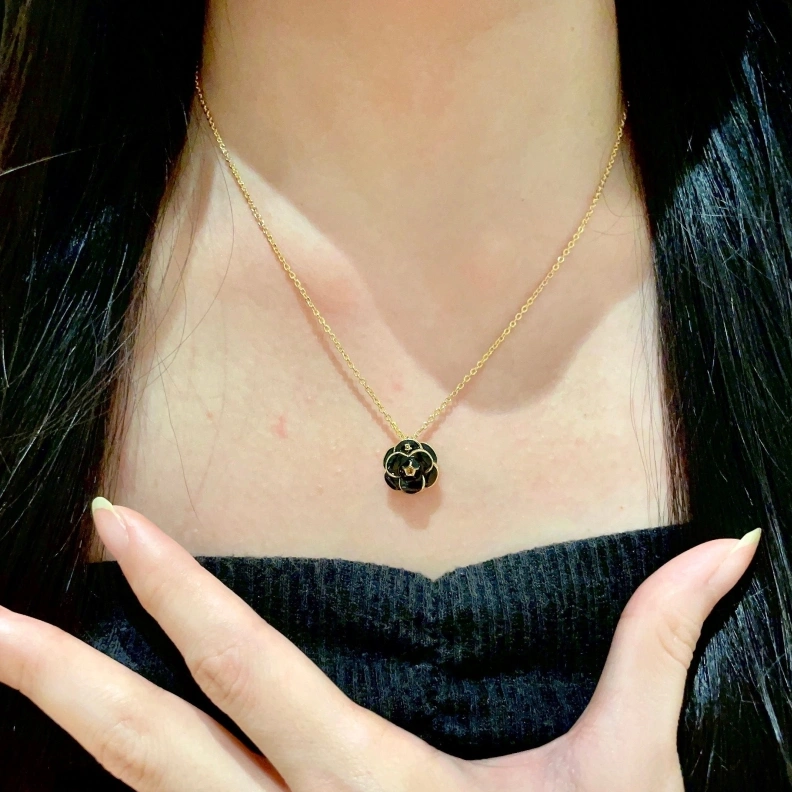 Comfortable Chxnxl Necklaces 284947