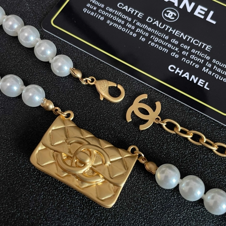 Versatile Chxnxl Necklaces 284956