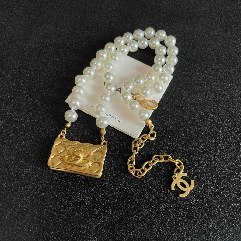 Versatile Chxnxl Necklaces 284956