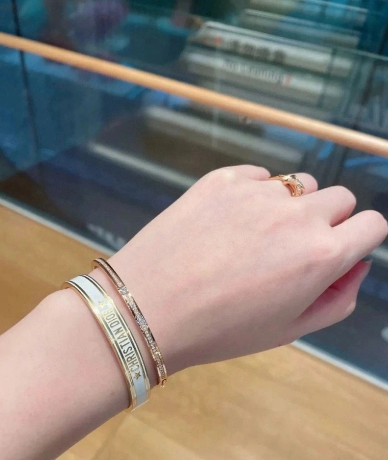 Christian Dxxr Bracelets Stylish 294018