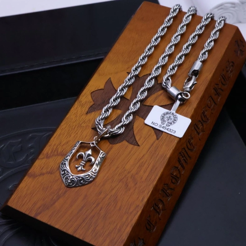Lightweight Chrxmx Hxxrts Necklaces 295994
