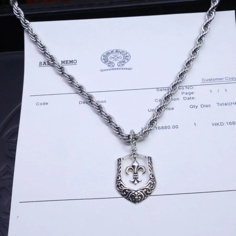 Lightweight Chrxmx Hxxrts Necklaces 295994