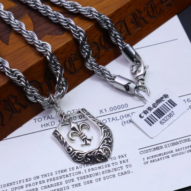 Lightweight Chrxmx Hxxrts Necklaces 295994