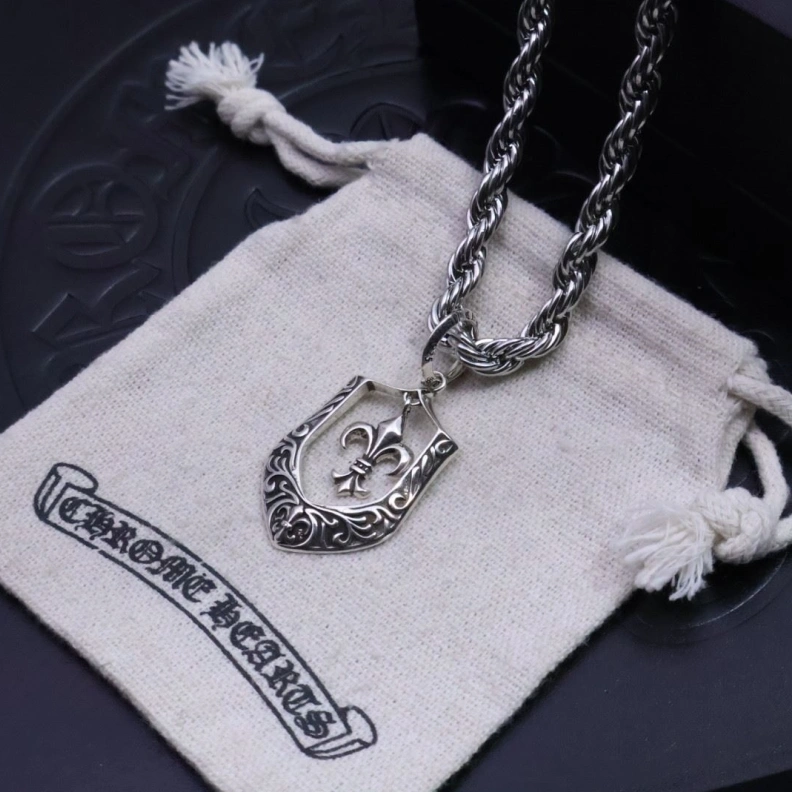 Lightweight Chrxmx Hxxrts Necklaces 295994