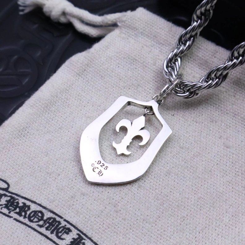 Lightweight Chrxmx Hxxrts Necklaces 295994