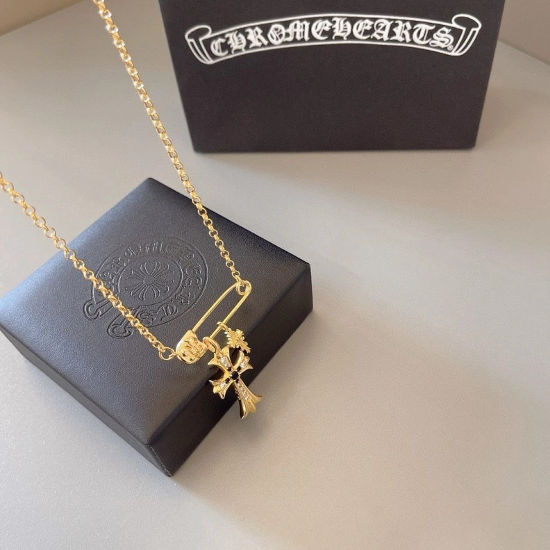 Stylish Chrxmx Hxxrts Necklaces 295980