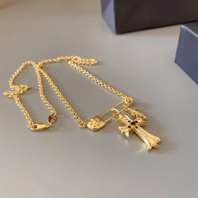 Stylish Chrxmx Hxxrts Necklaces 295980