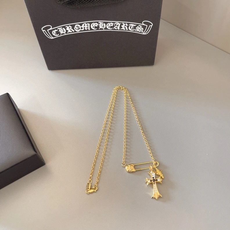 Stylish Chrxmx Hxxrts Necklaces 295980