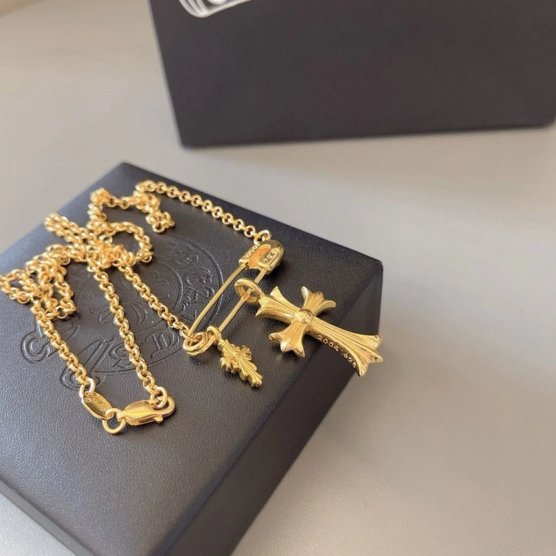 Stylish Chrxmx Hxxrts Necklaces 295980
