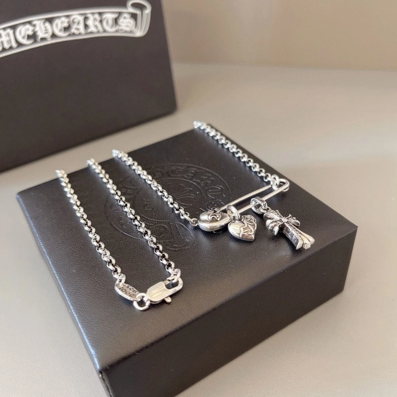 Resilient Chrxmx Hxxrts Necklaces 295979