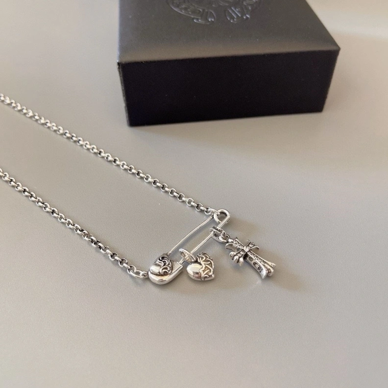 Resilient Chrxmx Hxxrts Necklaces 295979