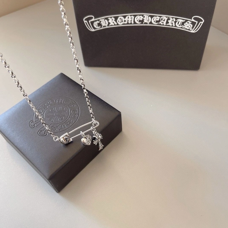 Resilient Chrxmx Hxxrts Necklaces 295979