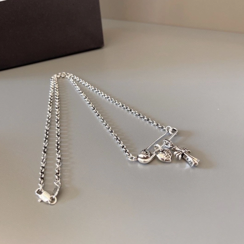 Resilient Chrxmx Hxxrts Necklaces 295979