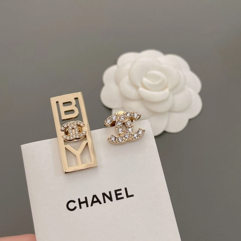 Bold Chxnxl Brooches 284638
