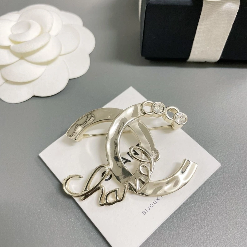 Versatile Chxnxl Brooches 284635
