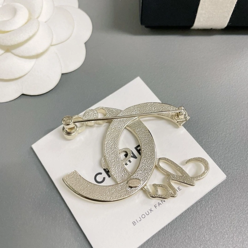 Versatile Chxnxl Brooches 284635