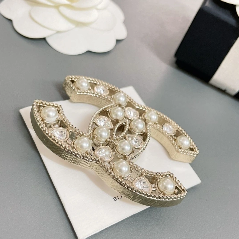 SportInspired Chxnxl Brooches 284630