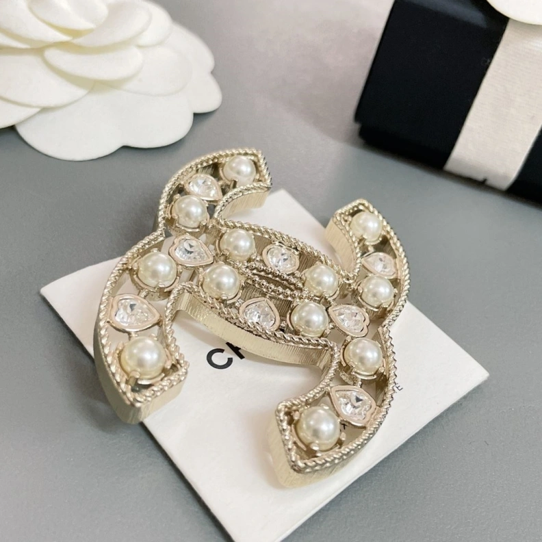 SportInspired Chxnxl Brooches 284630
