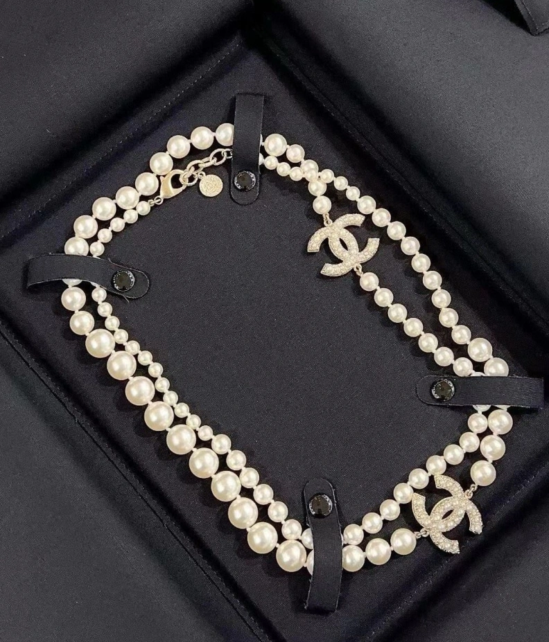 Bold Chxnxl Necklaces 284933