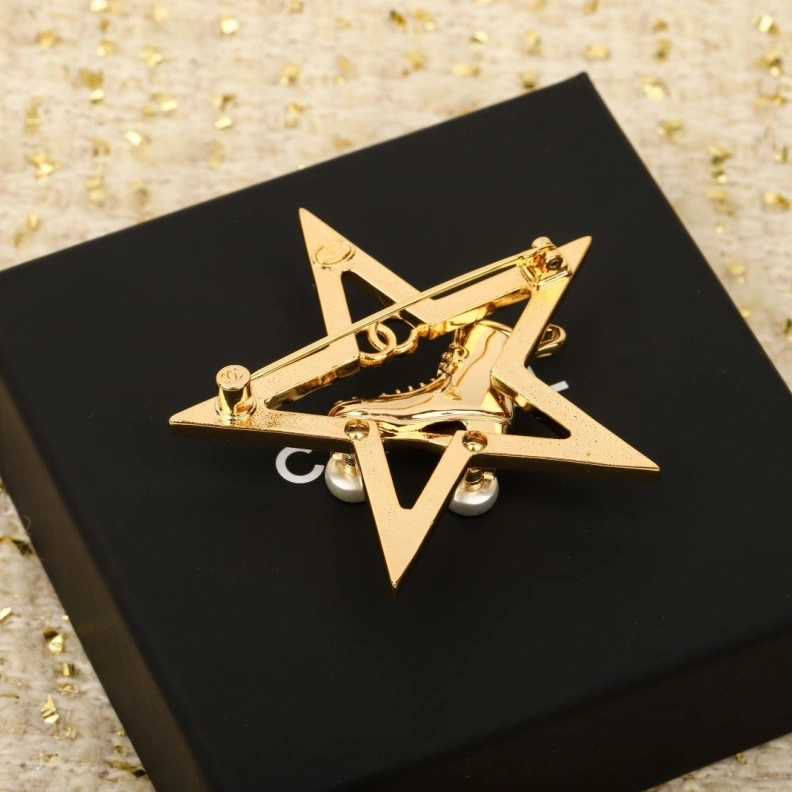 Timeless Chxnxl Brooches 284634